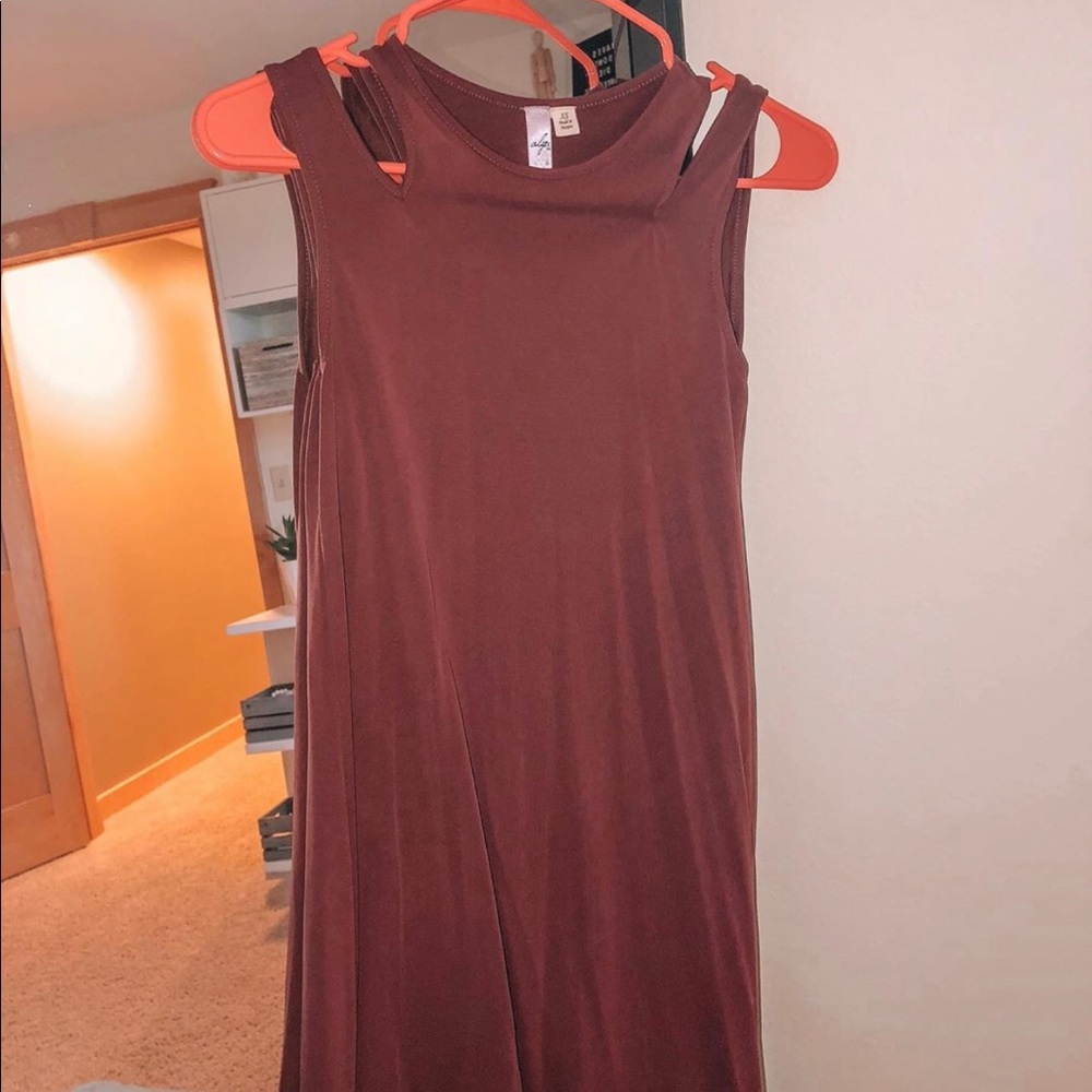 FRANCESCAS MAROON DRESS - Picture 4 of 4